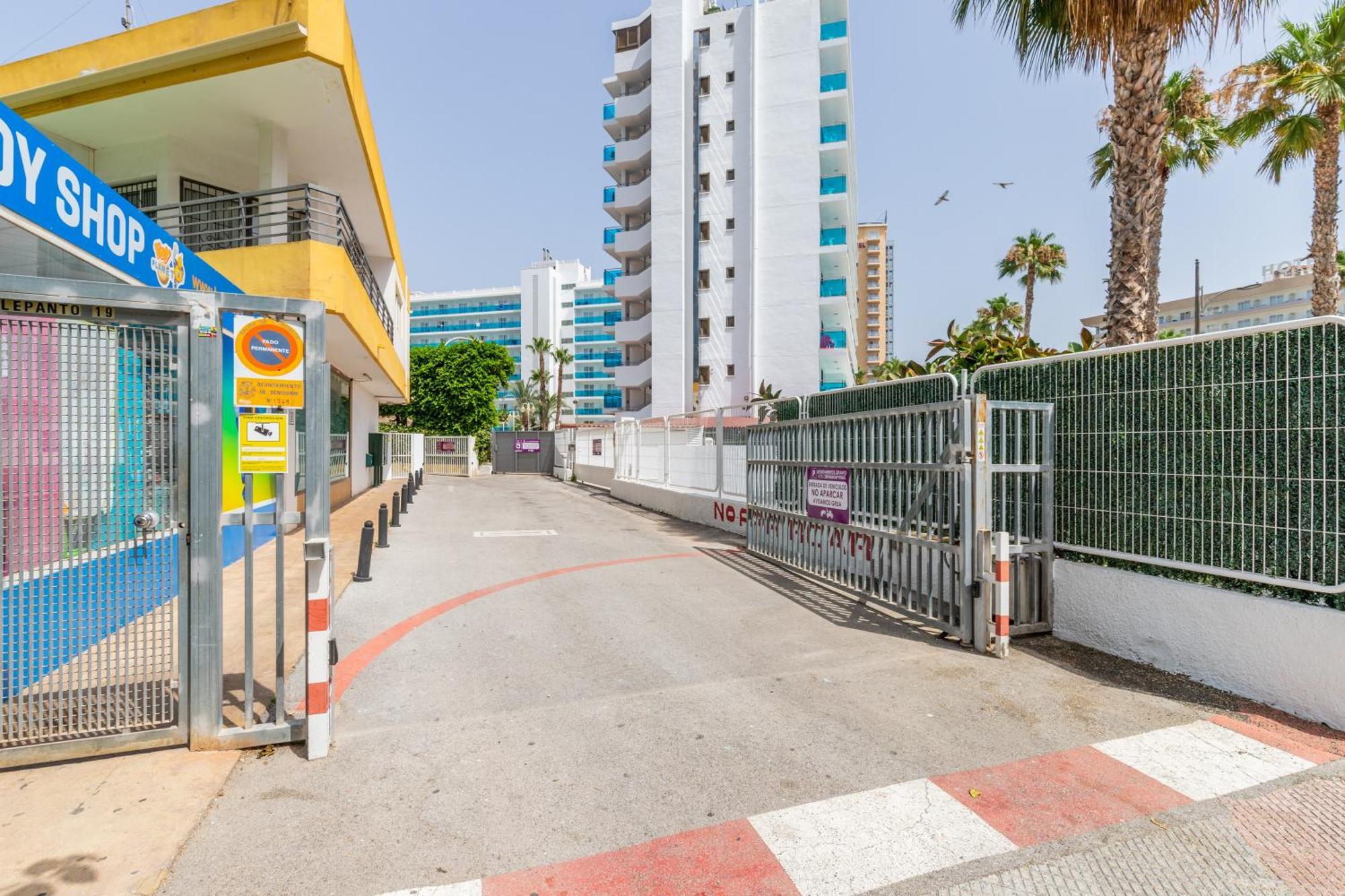 Queen Benidorm Exterior foto